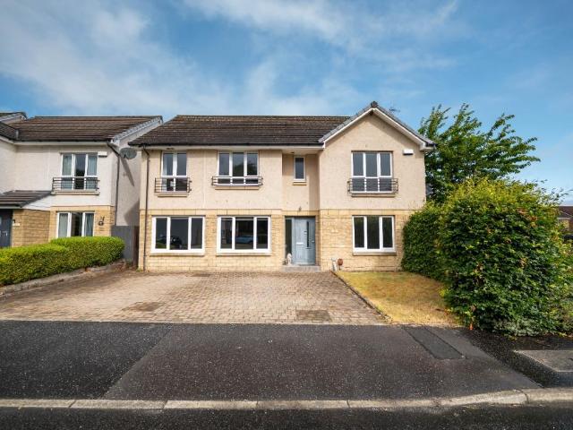 Joseph Cumming Gardens, Broxburn. 5 bed detached house to rent £2,750 pcm £635 pw