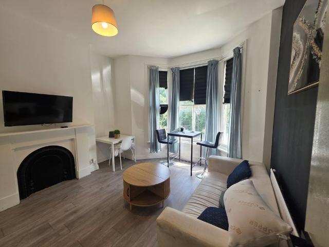 Josephine Avenue, Brixton, London SW2, 1 bed flat to rent, £1,600 pcm | PrimeLocation