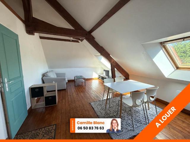 JOUY CENTRE – T2 meublé de charme – Parking – Disponible de suite