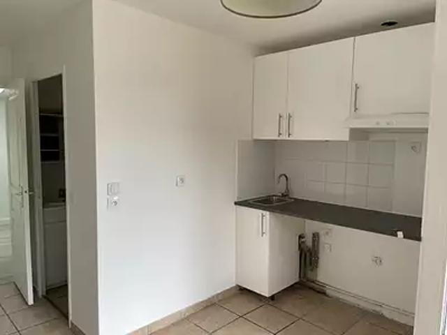 Jouy le Moutier 95280 Location appartement 2 pièces t2 au dernier étage