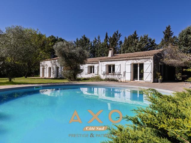 Jouques Villa T8 De Plain Pied Studio Indépendant Piscine Ja. 240m² Jouques