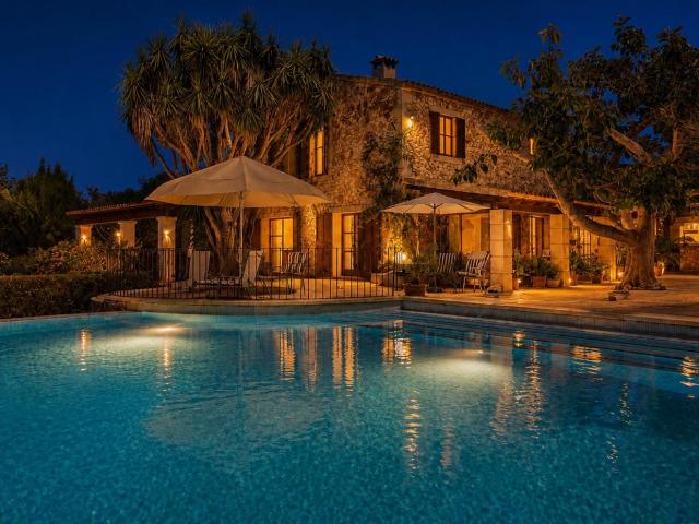 Finca rústica en Manacor con apartamento independiente, piscina, licencia ETV y absoluta tranquilidad