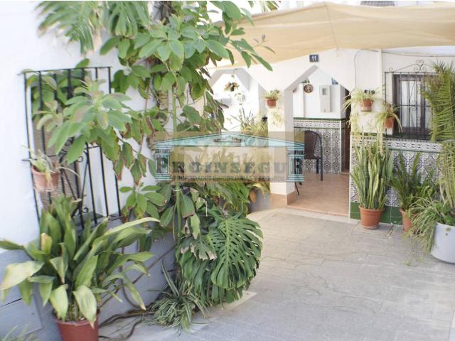 Joyas con Historia: Casa de Pueblo Única en el Casco Antiguo