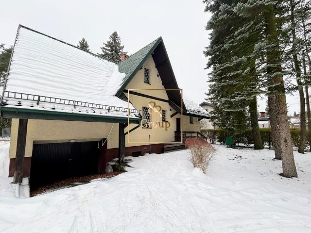 Do sprzedania dom z budynkiem handlowym 800 m² w Józefowie