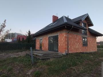 Dom wolnostojący 137 m2 na dużej działce w Józefowie