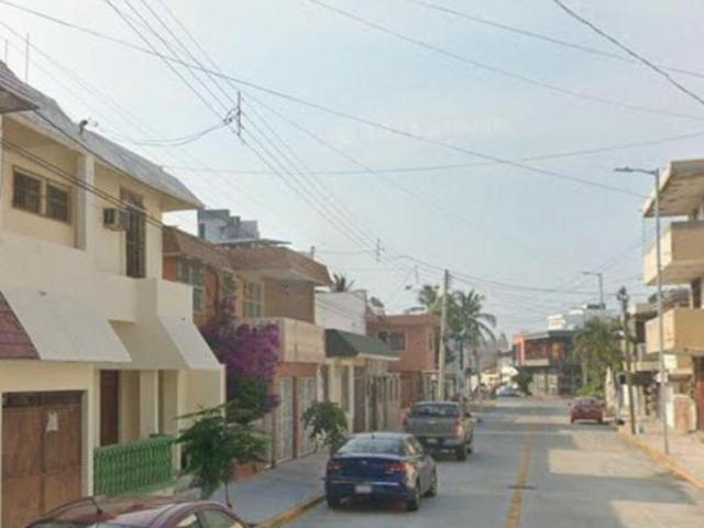 JP Casa a 2 cuadras de la playa en Veracruz en $500 mil