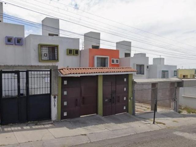 JP Casa en Jardines Villas de Santiago, Queretaro en Remate