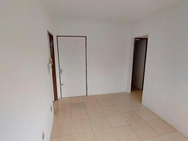 JUNTO A TREVO AP. 2 DORM.DE FRENTE COM SOL DA MANHA E TODO REFORMADO