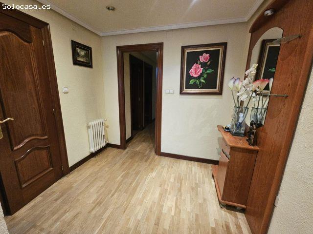 JUNTO PLAZA DE MADRID ZONA SALESAS 4 DORMITORIOS, 2 BAÑOS Y GARAJE