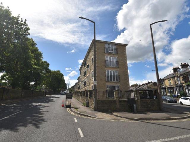 Junction House, Barnsley 2 bed apartment to rent £650 pcm £150 pw