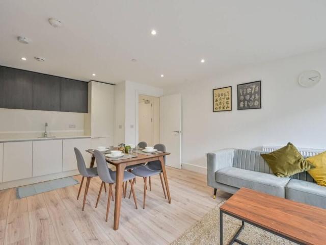 Junction Road, Archway N19, 2 bed flat to rent, £3,375 pcm | PrimeLocation