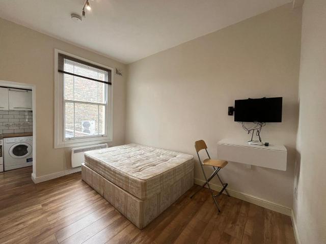 Junction Road, London N19, Studio to rent, £1,475 pcm | PrimeLocation