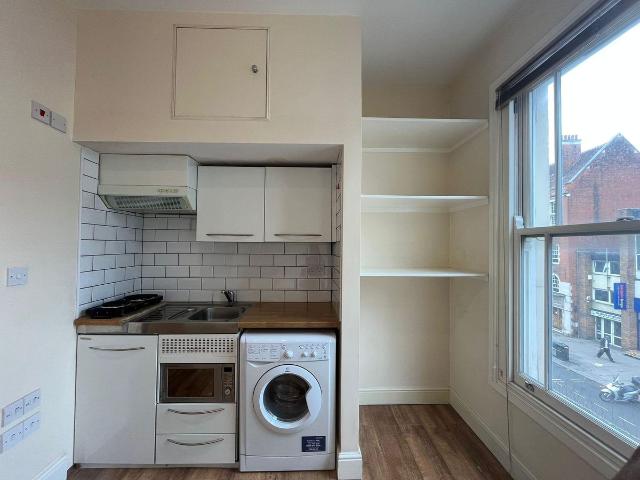 Junction Road, London N19, Studio to rent, £1,450 pcm | PrimeLocation