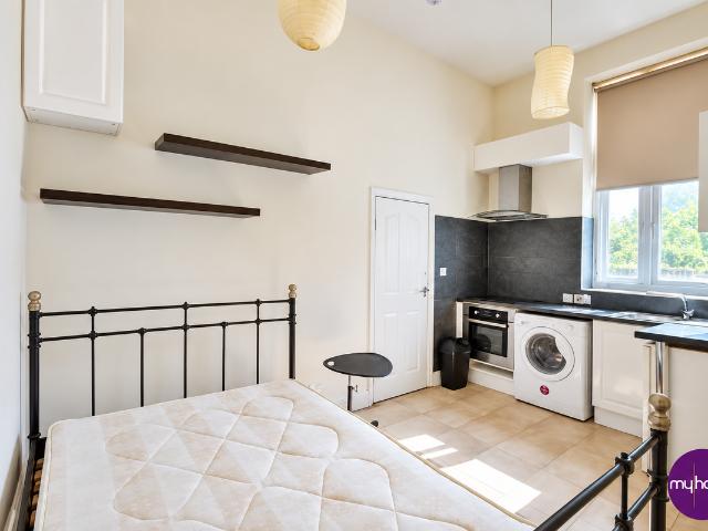 Junction Road, London N19, Studio to rent, £1,100 pcm | PrimeLocation