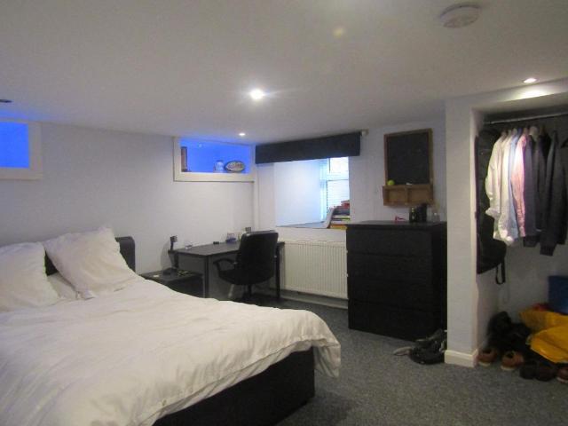 Junction Road, Reading, RG1 6 bed flat to rent £4,200 pcm £969 pw