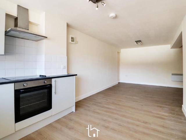 Junction Road, Wigston 2 bed apartment to rent £825 pcm £190 pw