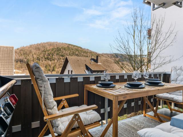 Junes *New* with balcony, BBQ, PS5, bike cellar