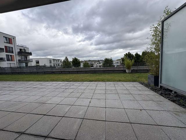 Junge Paare aufgepasst • Tolle 3 Zimmer Wohnung mit Terrasse Grünfläche und Parkett