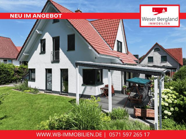 Junges Einfamilienhaus mit idyllischem Garten