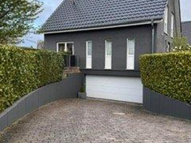 Junges Einfamilienhaus direkt von privat hell und modern