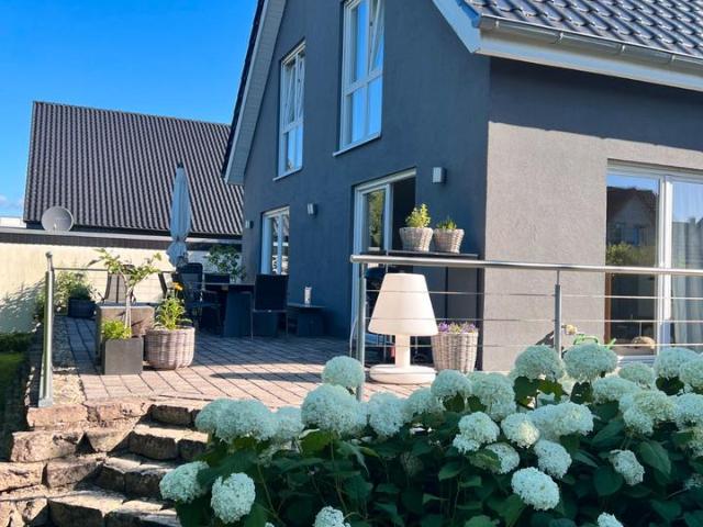Junges Einfamilienhaus direkt von privat hell und modern