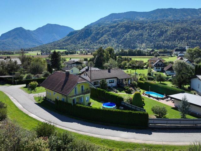 Junges tolles Familienhaus im grünen, nur 13 Min. von Klagenfurt, beste Zug und Busverbindung