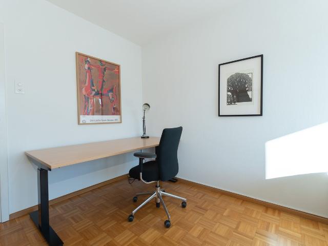 Jungstay: Central 3.5 room apartment with dishwasher, washing machine, dryer, and balcony, Basel Amsterdam Apartments for Rent
