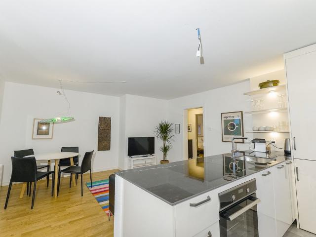 Jungstay: Furnished 3 room apartment in a quiet location, Binningen Amsterdam Apartments for Rent