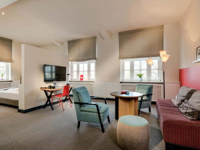 JUNIOR SUITE APARTMENTS