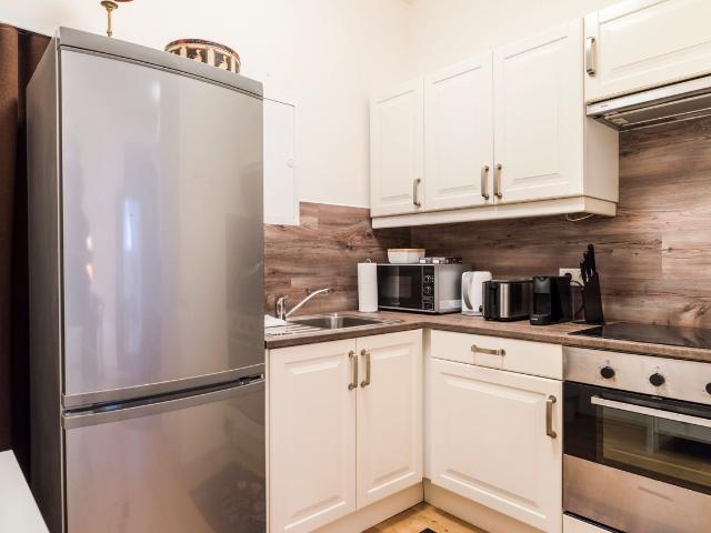 Junior Suite Fasangasse, Vienna Amsterdam Apartments for Rent
