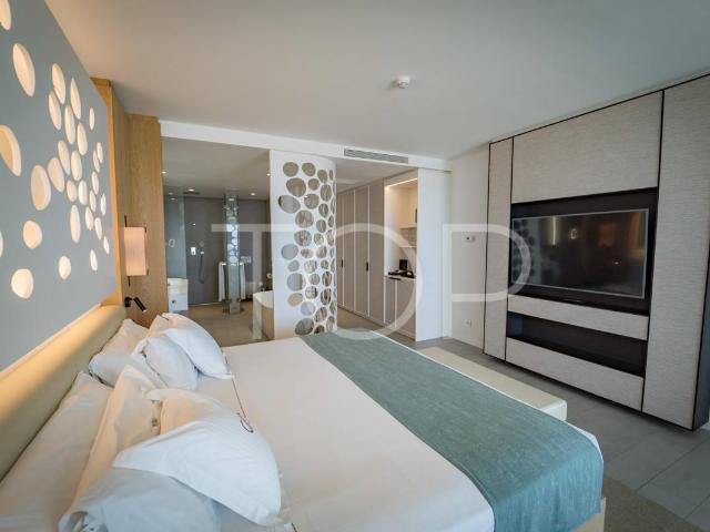 Junior Suite with amazing views in Royal Hideaway Corales Be. 55m² La Caleta