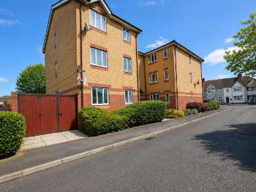 Juniper Court, Grove Road, Romford RM6, 1 bed flat to rent, £1,500 pcm | PrimeLocation