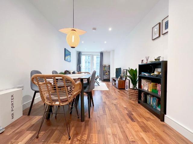 Juniper Drive, London SW18, 2 bed flat to rent, £3,000 pcm | PrimeLocation