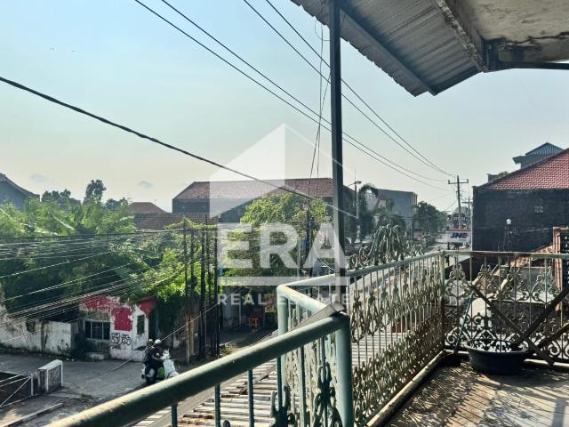 JUAL Rumah Strategis Banyak Kamar Dekat Alun di Rendeng Kudus