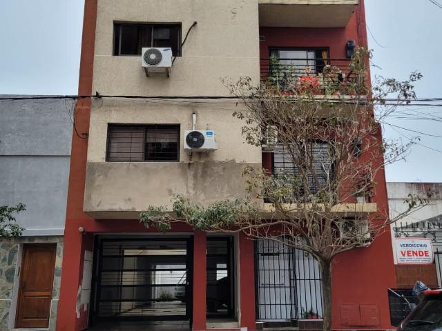 Juan del Campillo 1343 Piso 3 A