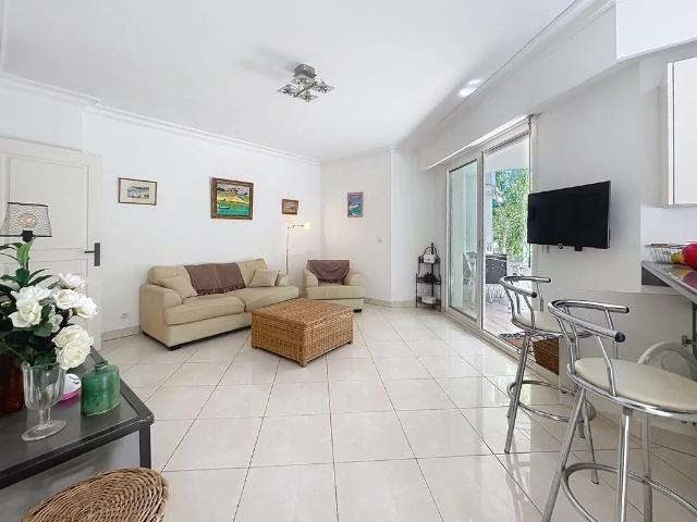 Offre Acceptée réelle opportunitéJuan les Pins Pinède 2P d. 43m² Juan les Pins