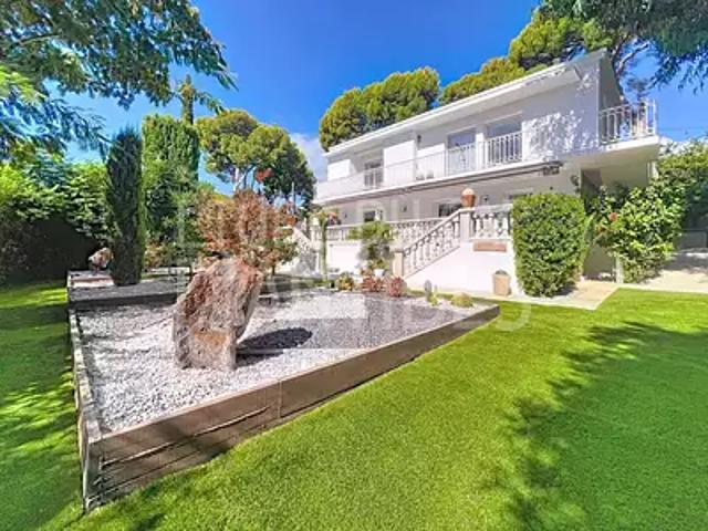 Juan les Pins 06160 Achat / Vente maison 5 pièces t5 piscine