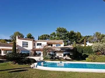 Juan les Pins 06160 Location maison 8 pièces t8 piscine