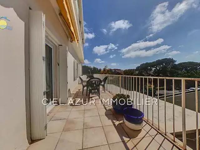 Juan les Pins 06160 Location appartement 2 pièces t2 terrasse