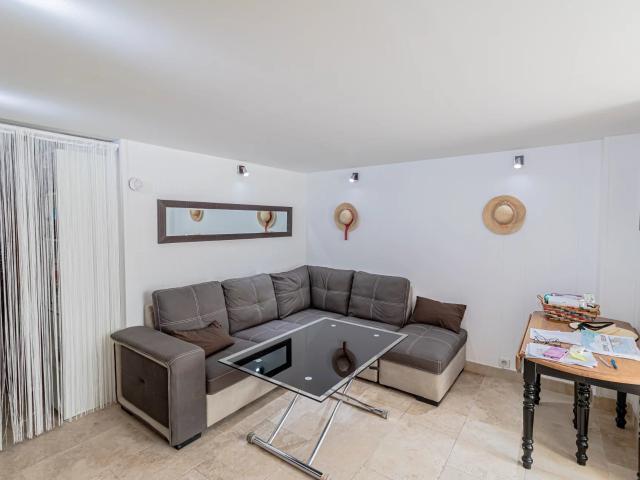 Juan les pins, 2 pièces, jardinet et parkings collectifs 47m² Juan Les Pins