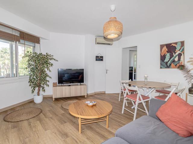Juan les pins, 2 pièces terrasse vue mer et parc 42m² Juan les Pins