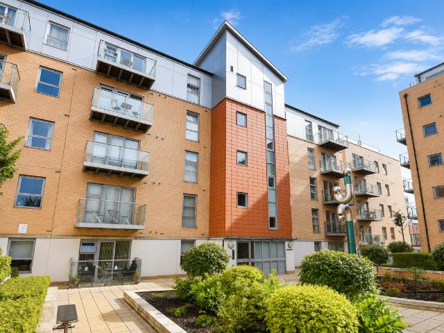 Jubilee Court, London E18, 1 bed flat to rent, £1,650 pcm | PrimeLocation