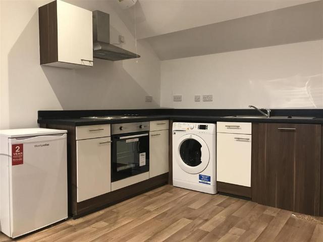 Jubilee House, Jubilee Drive, Liverpool 1 bed apartment to rent £675 pcm £156 pw