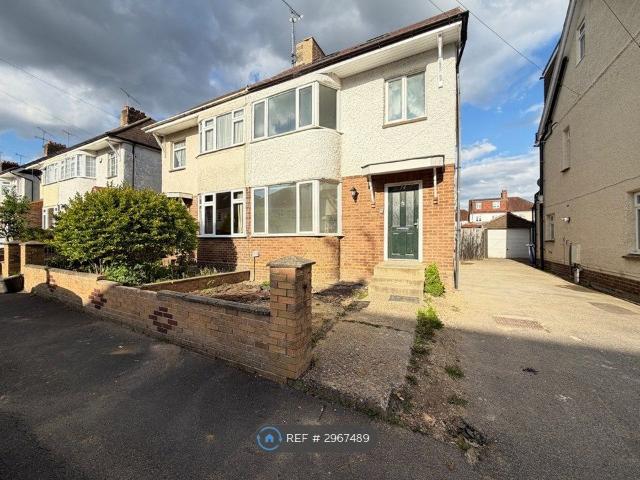 Jubilee Road, Aldershot GU11, 5 bed semi detached house to rent, £2,500 pcm | PrimeLocation
