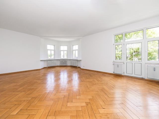 Jugendstil am Nymphenburger Schlosskanal: Traumhafte Altbauwhg.mit historischen Details ca. 203 m²