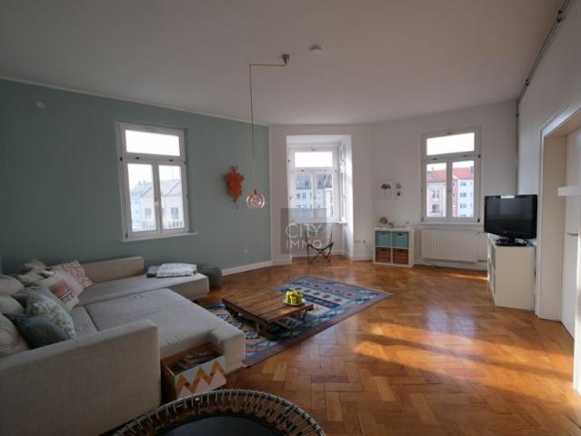 Jugendstil Traum auf 196m² direkt am Friedrich Ebert Platz – 6 Zi. Altbauwohnung mit Balkon und EBK