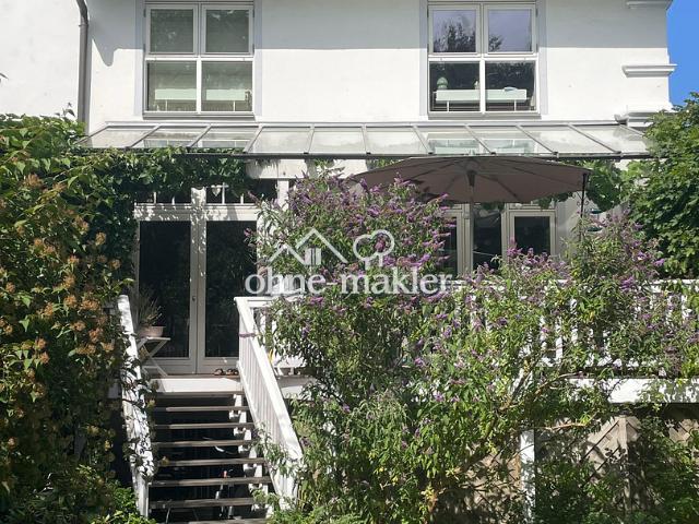 Jugendstil trifft Zukunft: Grosszügige Villenhälfte m. Garten in HH Blankenese