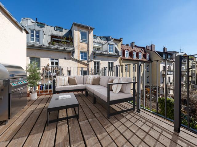 Jugendstiljuwel in Bestlage Maxvorstadt: 4 Zi Maisonettewhg RGB im DG mit Balkon & Dachterrasse
