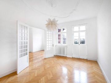 Jugendstiljuwel mit Seeblick in denkmalgeschütztem Gebäude mit ausbaufähigem Dachgeschossrohling