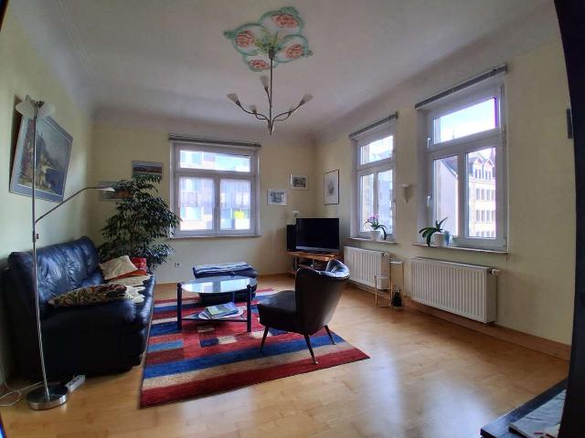 Jugendstilperle, 4 Zimmer und Balkon Nähe Archivpark